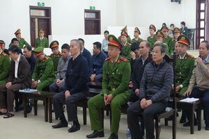 Lời sau cùng, ông Nguyễn Bắc Son thiết tha đề nghị Tòa khoan hồng cho bị cáo Phạm Nhật Vũ