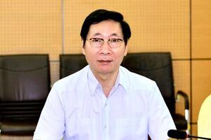 Luật sư Nguyễn Chiến - Đại biểu Quốc hội khóa XIV, Giám đốc Công ty Luật Nguyễn Chiến, Phó Chủ tịch Liên đoàn Luật sư Việt Nam khóa II Trao đổi với Báo Tiền Phong về vấn đề "Ngăn chặn tham nhũng về đất đai"