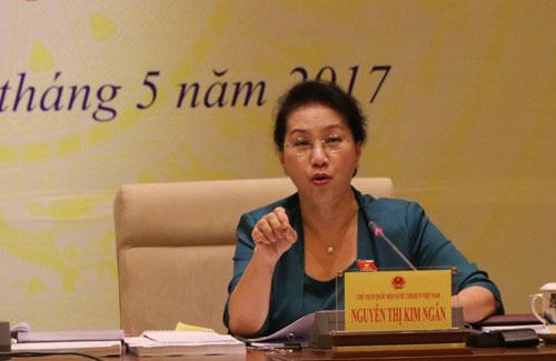 dai-bieu-quoc-hoi-lo-nghe-luat-su-bi-ty-chay-neu-to-giac-than-chu-1