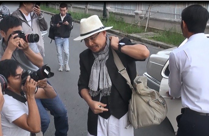 Xử kín vụ ly hôn vợ chồng Trung Nguyên: Bà Lê Hoàng Diệp Thảo đề nghị đổi thẩm phán - Ảnh 1. Xử kín vụ ly hôn vợ chồng Trung Nguyên: Bà Lê Hoàng Diệp Thảo đề nghị đổi thẩm phán - Ảnh 1.